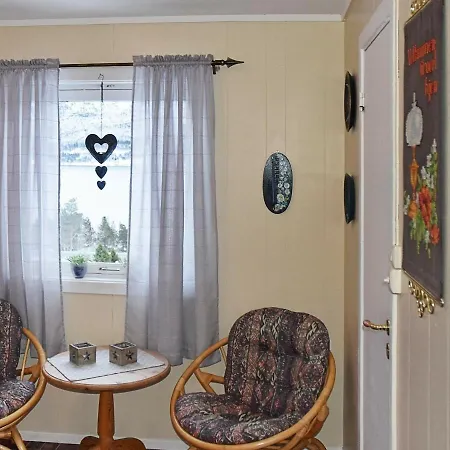 8 Person In * Eidsvåg