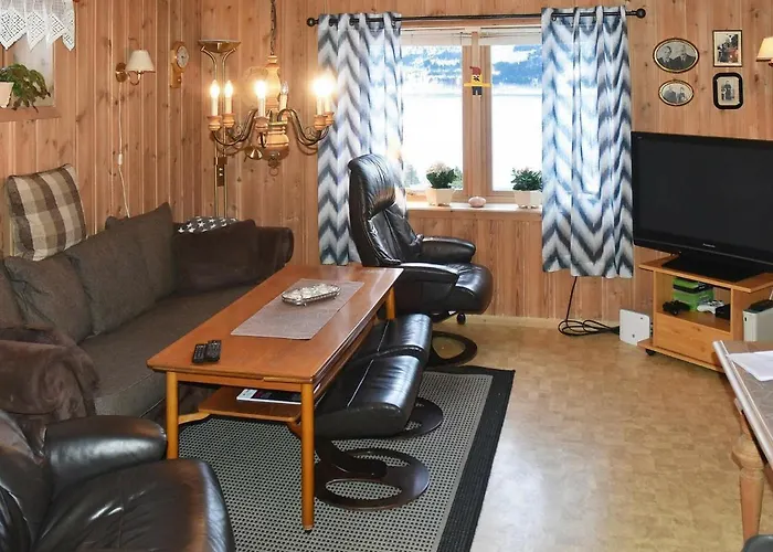 8 Person In Eidsvåg