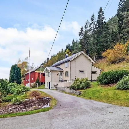 8 Person In * Eidsvåg